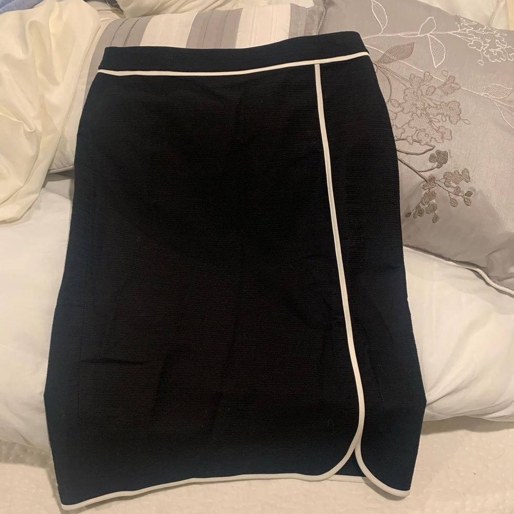 Ann Taylor Black classic pencil skirt